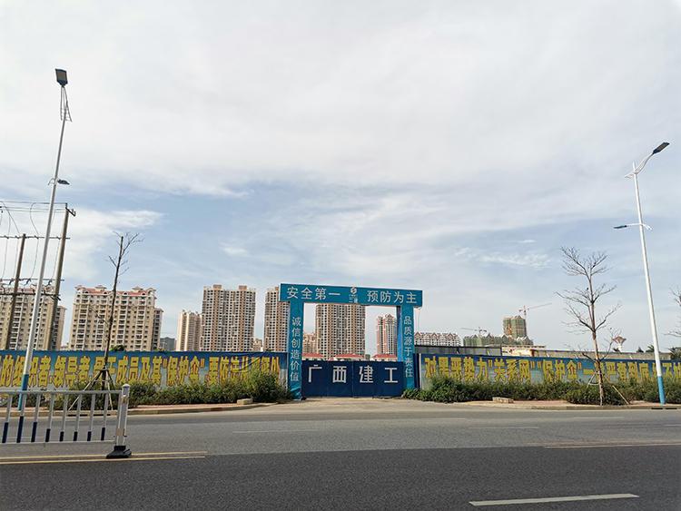 现代建筑工地最新工作实录，实地观察建设进程