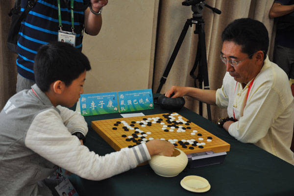 全球围棋智慧对决，国际围棋比赛盛况