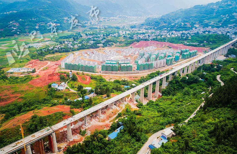 郑万高铁巴东最新动态揭秘🌟